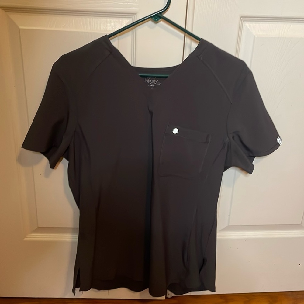 Cherokee infinity top size medium